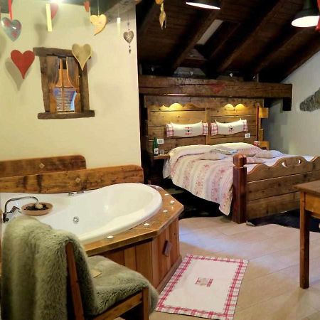 Romantica Suite Con Vasca Idromassaggio Αόστα Εξωτερικό φωτογραφία