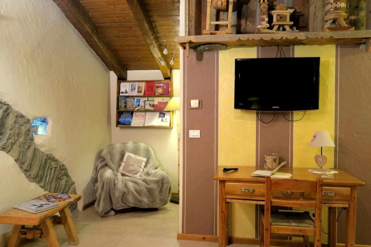 Romantica Suite Con Vasca Idromassaggio Αόστα Εξωτερικό φωτογραφία
