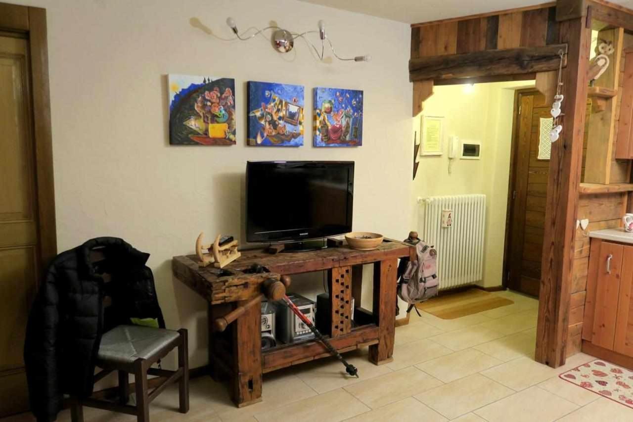 Romantica Suite Con Vasca Idromassaggio Αόστα Εξωτερικό φωτογραφία
